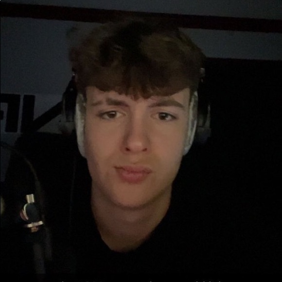 Profile Picture of Blake Parker (@blakeparker99) on Poshmark