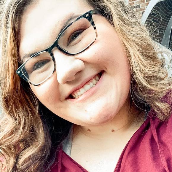 Profile Picture of Kaleigh Scott (@kscott16) on Poshmark