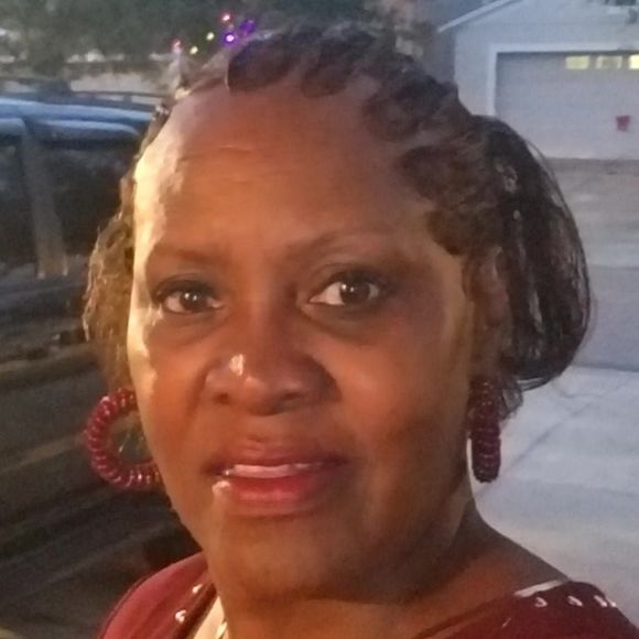 Profile Picture of Pamela Reaves (@p_reaves) on Poshmark