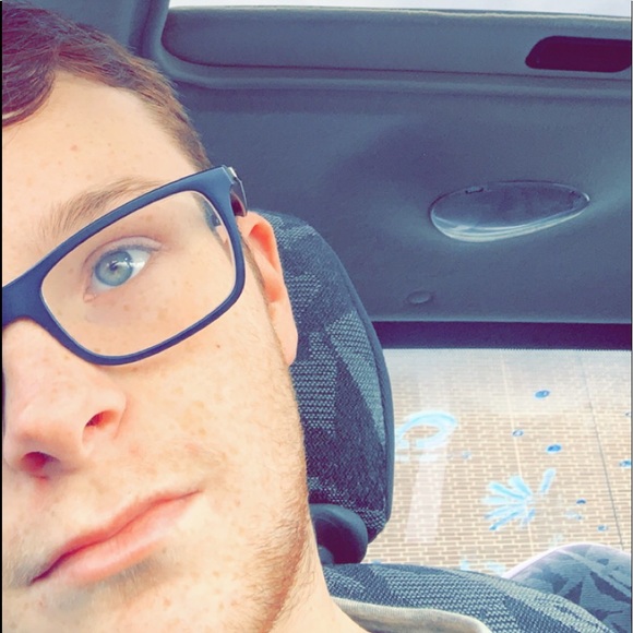 Profile Picture of Blake Sizemore (@bsizemore28) on Poshmark