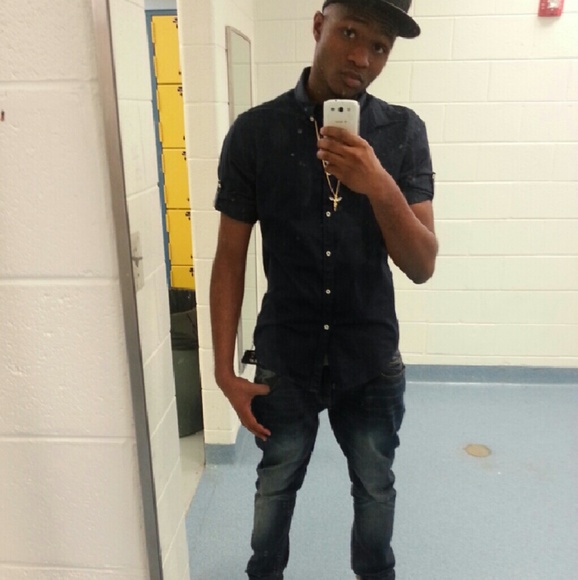 Ikwan Obewu - Poshmark Profile Picture of Ikwan Obewu (@ik0075) on Poshmark