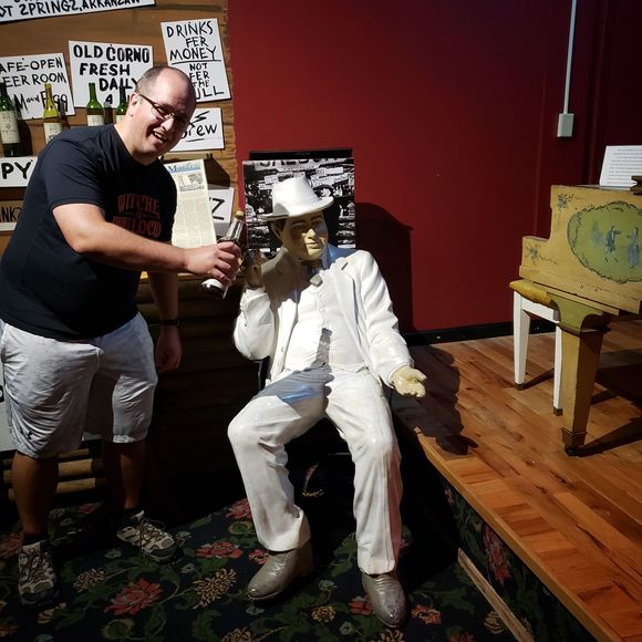 Profile Picture of Greg Hellings (@greghellings) on Poshmark