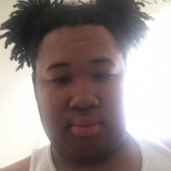 Profile Picture of Jordan Starks (@runupacheckj) on Poshmark