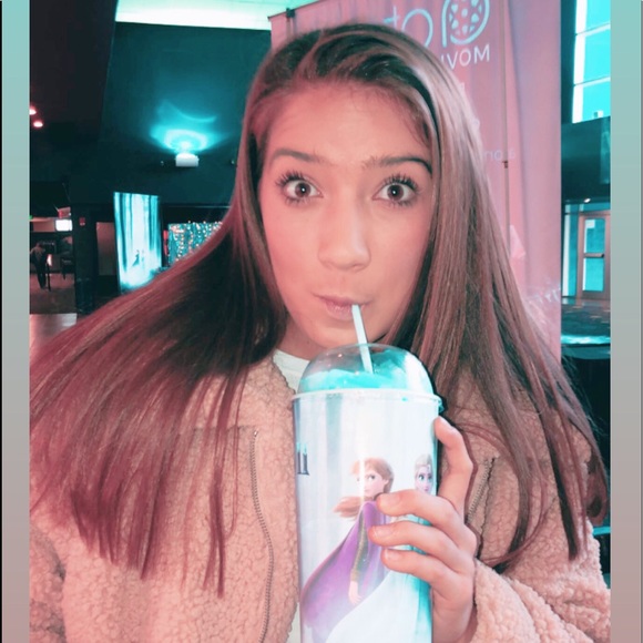 Profile Picture of Abbie Merhoff (@abigailmerhoff) on Poshmark