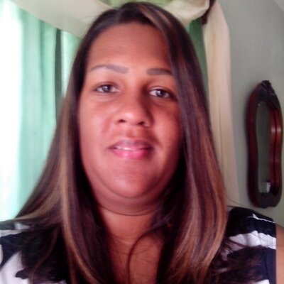 Profile Picture of Esther Acevedo (@eacevedo2282) on Twitter