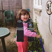 Profile Picture of Catherine Mitchell (@CatherineMitchell89) on Youtube