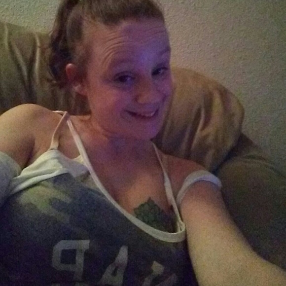 Profile Picture of Nikki Rector (@nikkirector419) on Poshmark