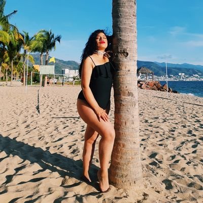 Profile Picture of Vivian Walls (@VivianWalls25) on Twitter