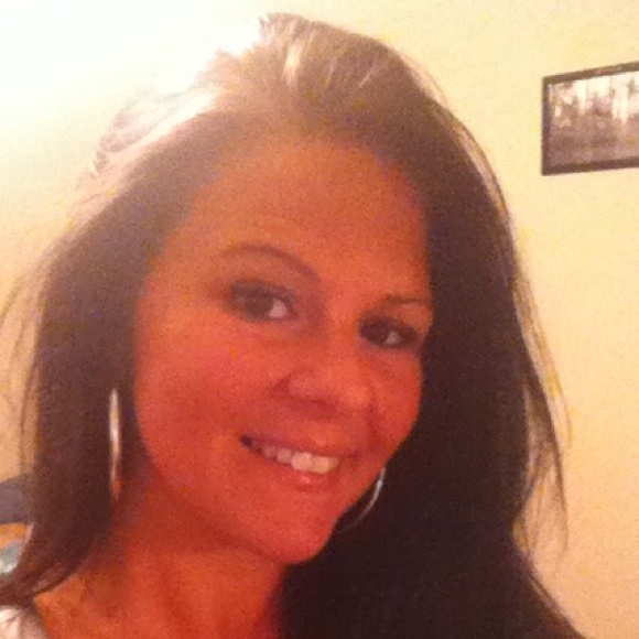 Profile Picture of Andrea Boatwright (@asher9910) on Poshmark