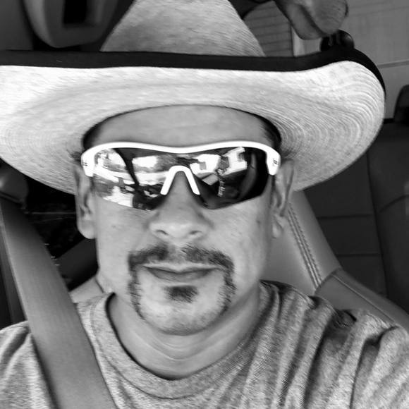 Profile Picture of Michael Muniz (@marine04) on Poshmark