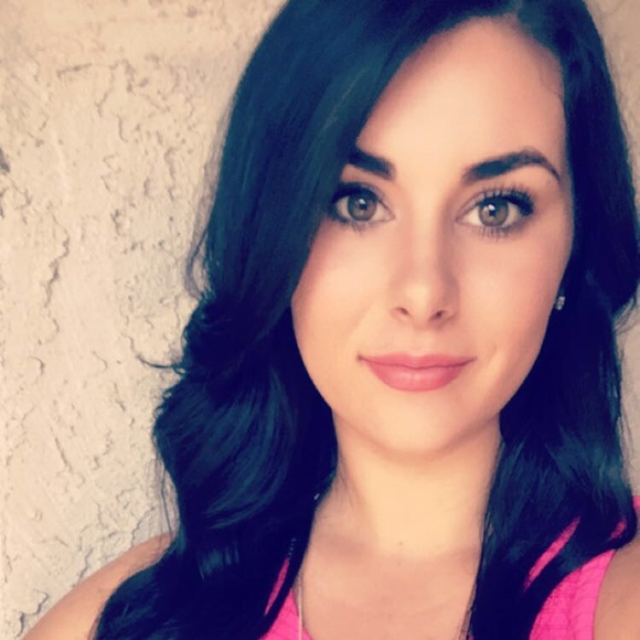 Profile Picture of Haley Morgan (@hmorga7) on Poshmark