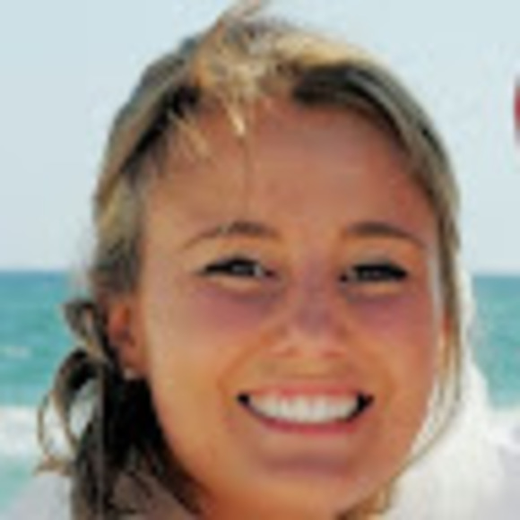 Profile Picture of Jennifer Kerley (@jenniferkerl778) on Poshmark