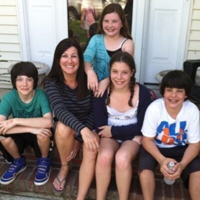 Profile Picture of Lisa Madden (@mmcmoms) on Twitter