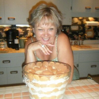 Profile Picture of Rhonda Hoffman (@yalahagirl) on Twitter