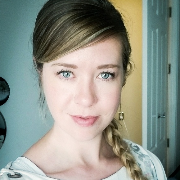 Profile Picture of Anna Martin-zacharias (@annazachmartin) on Poshmark