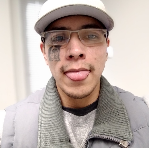 Profile Picture of Alex Redthunder (@alexredthunder) on Poshmark