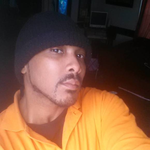 Profile Picture of Greg Graham (@big_greg252) on Poshmark