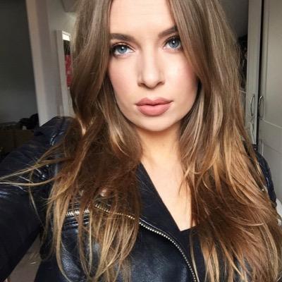 Profile Picture of Amelia Sutton (@liarosealice) on Twitter