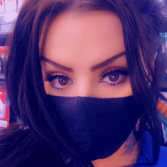 Profile Picture of Kimberly Ritacca (@kimberlyritacca) on Poshmark