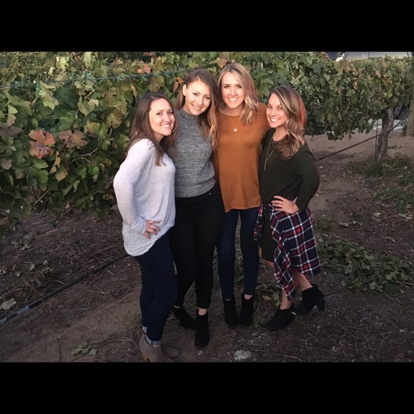 Profile Picture of Kaitlynn Maidment (@kmaidment) on Poshmark