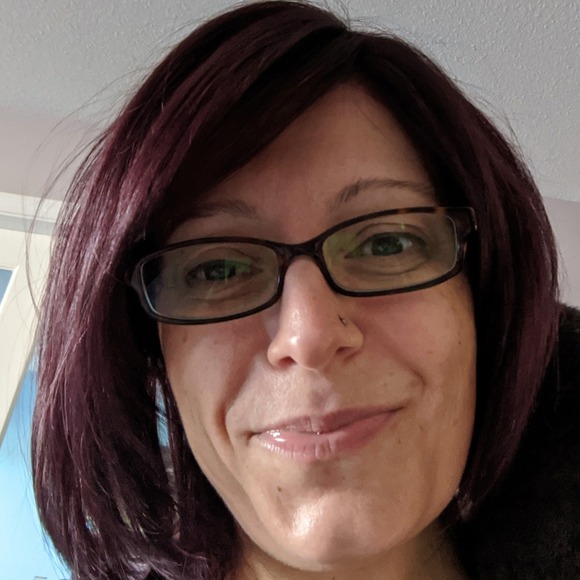 Profile Picture of Shelley Howatt (@c_shell007) on Poshmark
