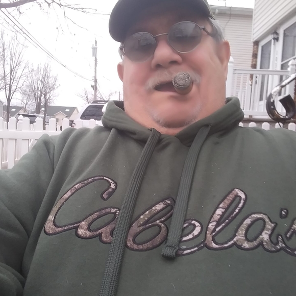 Profile Picture of Mark Ostroff (@markostroff10) on Poshmark