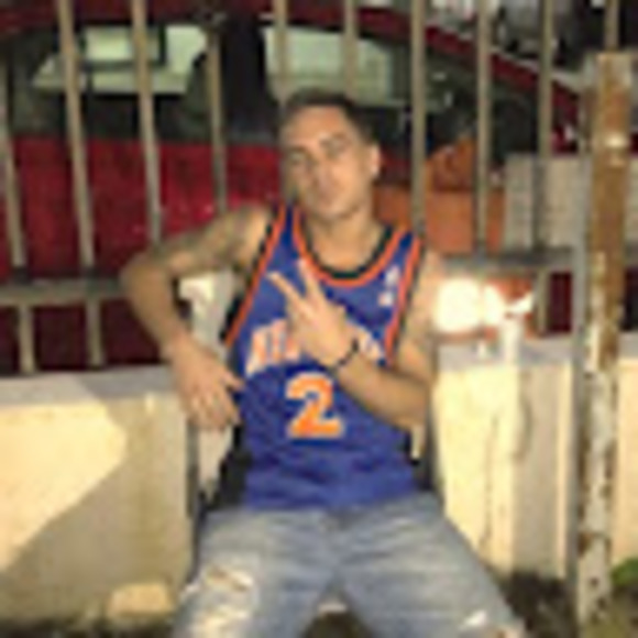 Profile Picture of Jon Jay (@jonjay317) on Poshmark