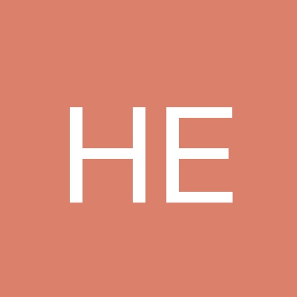 Profile Picture of Heidi Estupinian (@heidigara07) on Poshmark