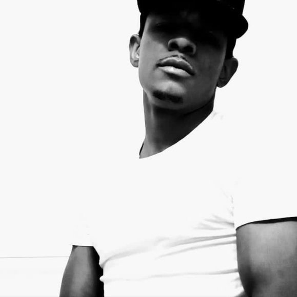 Profile Picture of Andre Hamilton (@andrehamilto940) on Poshmark