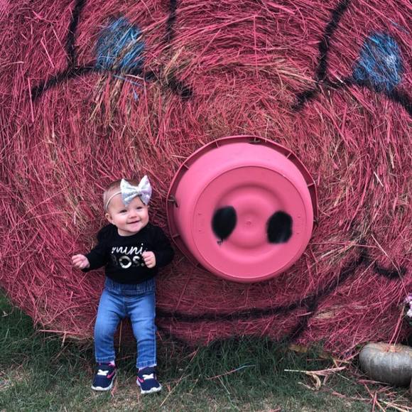 Profile Picture of Kelci Laramy (@kelcilittrell) on Poshmark