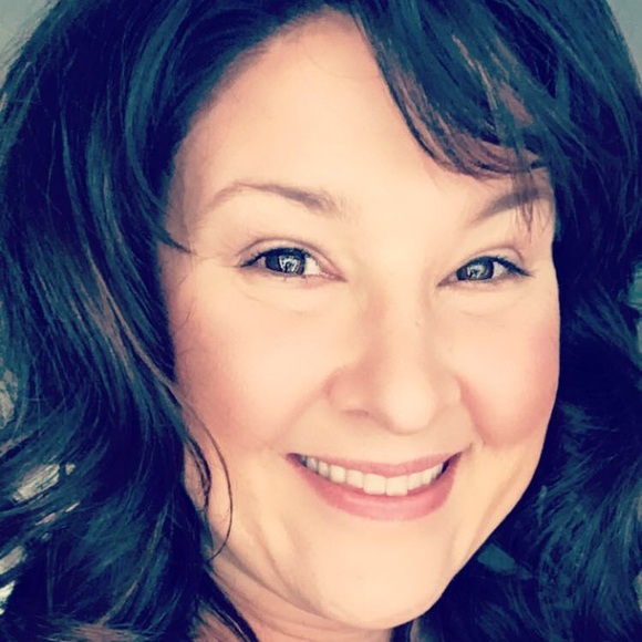Profile Picture of Amanda Shrum (@pnwfarmlife) on Poshmark