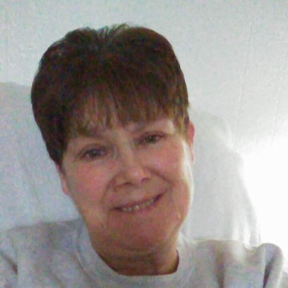 Profile Picture of Debbie Palmer (@palmerdebbie713) on Poshmark