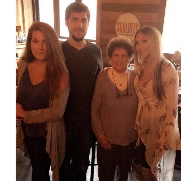 Profile Picture of Claudia Altadonna (@altadonnam) on Poshmark