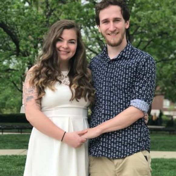 Profile Picture of Ivy Meloro (@ivymelors) on Poshmark