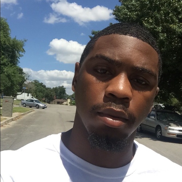 Profile Picture of Andre Riley (@andreriley2000) on Poshmark