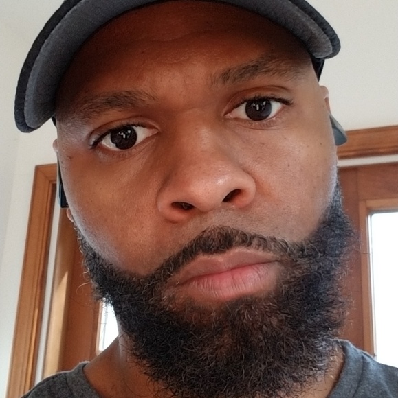 Profile Picture of Chris Regan (@reganfam2) on Poshmark