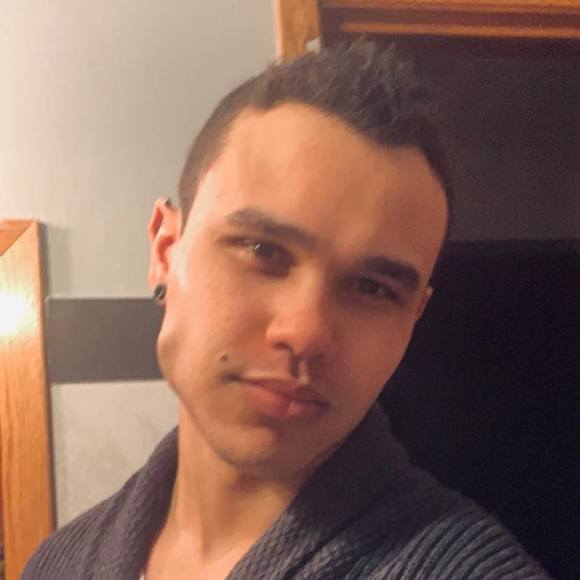 Profile Picture of Jamie Edlund (@jamieratboy) on Poshmark