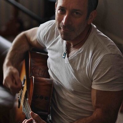 Profile Picture of David Zee (@davidzee1) on Twitter