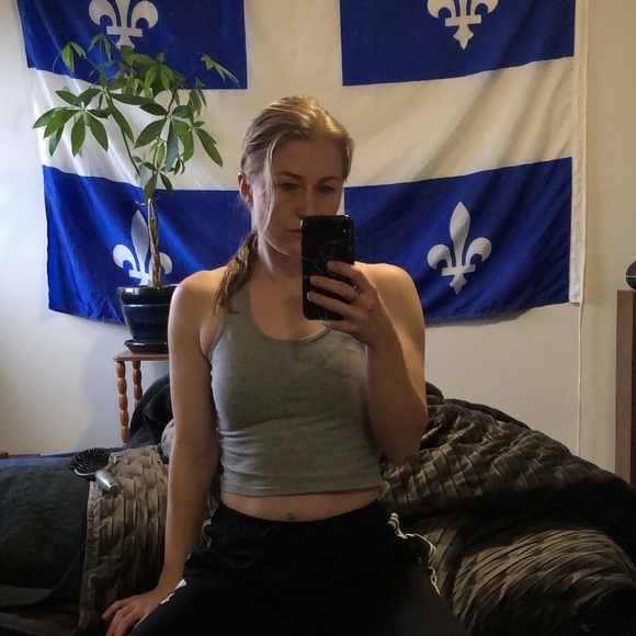 Profile Picture of Rebecca Rathie (@rebeccaaecca) on Poshmark