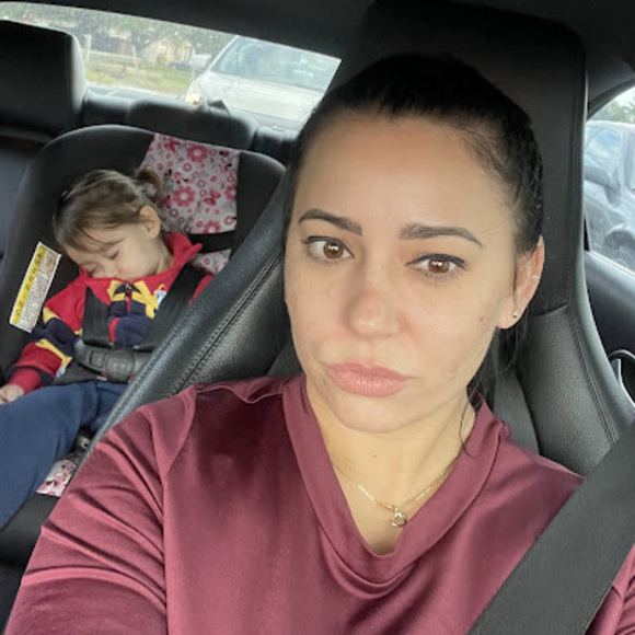 Profile Picture of Mayelin Madruga (@mayelinmadruga) on Poshmark