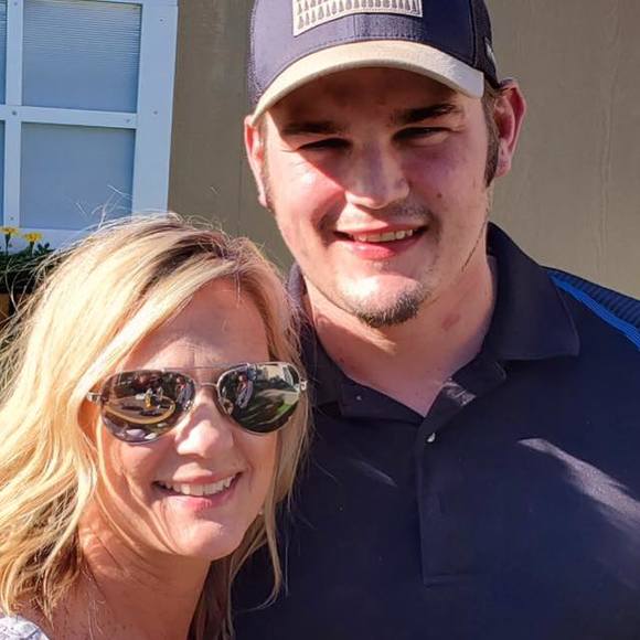 Profile Picture of Danita Kocer (@ontherunmom2000) on Poshmark