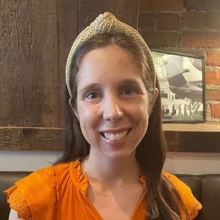 Profile Picture of Carly | Jewish Teacher Mom (@jewishteachermom) on Instagram