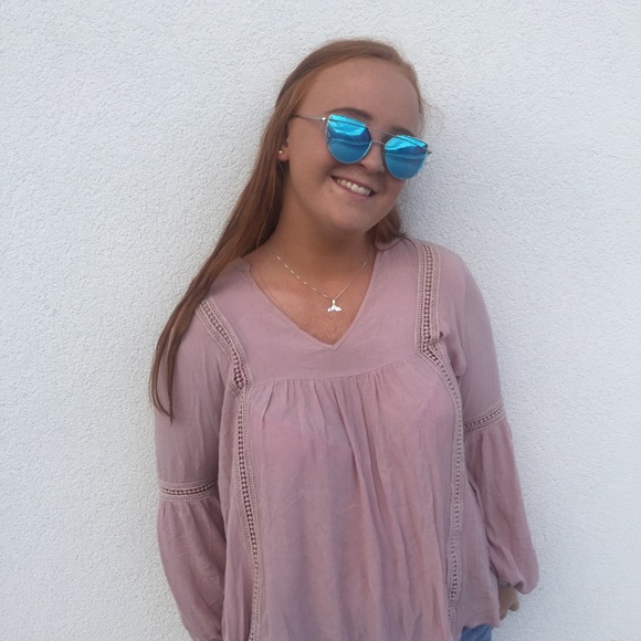 Profile Picture of Cailin Macgillivray (@cailinmac_) on Poshmark