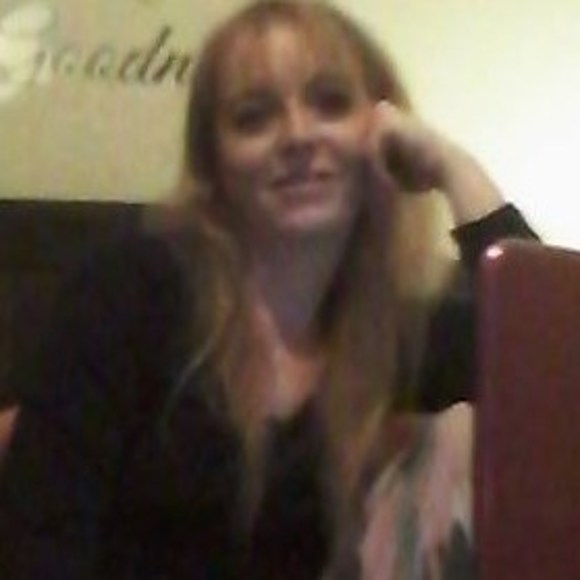 Profile Picture of Sue Pethel (@thepethels) on Poshmark