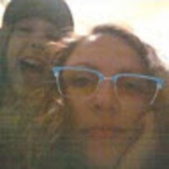 Profile Picture of Karna Conyers (@karnation_) on Poshmark