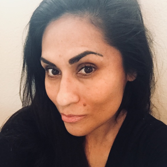 Profile Picture of Karla Orrillo (@kalyorrillo) on Poshmark