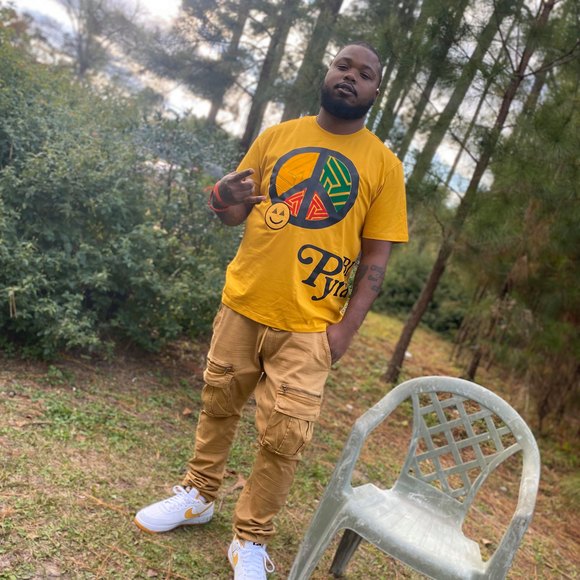 Profile Picture of Jerome Gee (@geejerome) on Poshmark