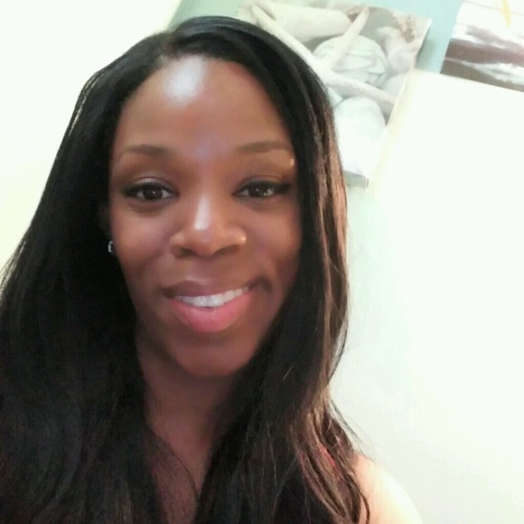 Profile Picture of Kenyetta Conway (@kenettaconway) on Poshmark