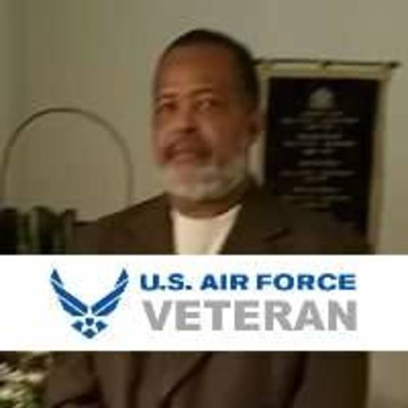 Profile Picture of Joe Nunnally (@joenunnally) on Poshmark