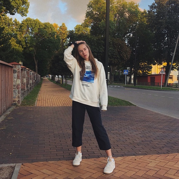 Profile Picture of Dominyka Petraškaitė (@dominykaa) on Poshmark